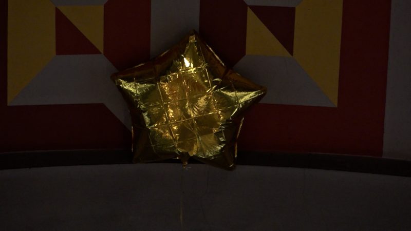 Der hartnäckige Düsseldorfer Weihnachtsstern (Foto: SAT.1 NRW)