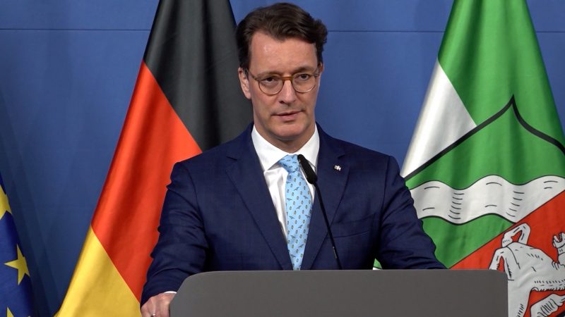 Hitzige Fragen an Ministerpräsident Wüst (Foto: SAT.1 NRW)
