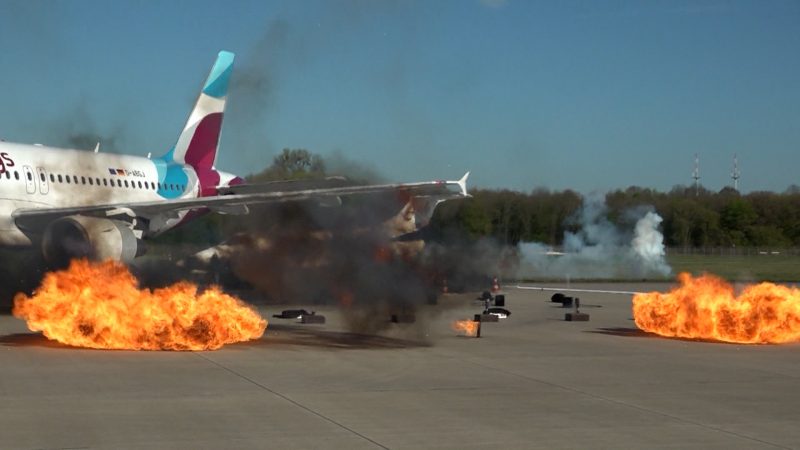 Übungs-Crash am Flughafen Düsseldorf (Foto: SAT.1 NRW)