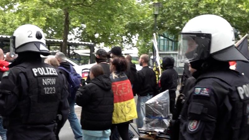 Rechtsextreme treffen auf Linksextreme (Foto: SAT.1 NRW)