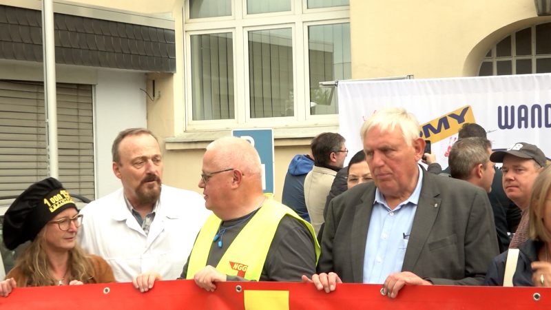 Laumann bei Protest gegen Thomy-Werk-Schließung (Foto: SAT.1 NRW)