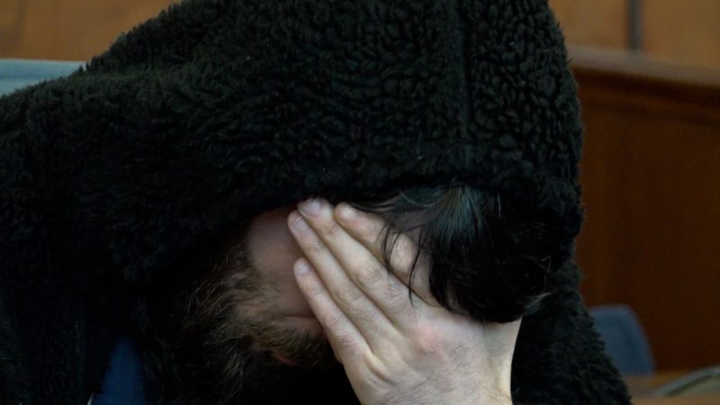 Ehefrau vor Augen der eigenen Kinder erstochen? (Foto: SAT.1 NRW)