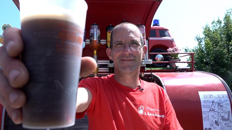 Feuer frei für den Party-Löschzug (Foto: SAT.1 NRW)