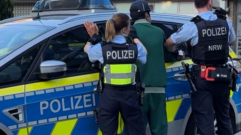 Massenschlägerei in Heiligenhaus: Polizei im Großeinsatz (Foto: SAT.1 NRW)