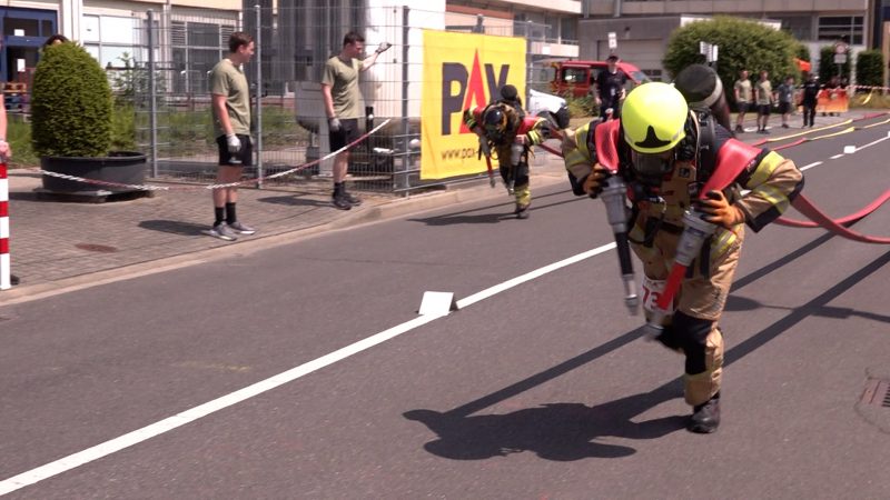 Feuerprobe in Flammenhitze (Foto: SAT.1 NRW)
