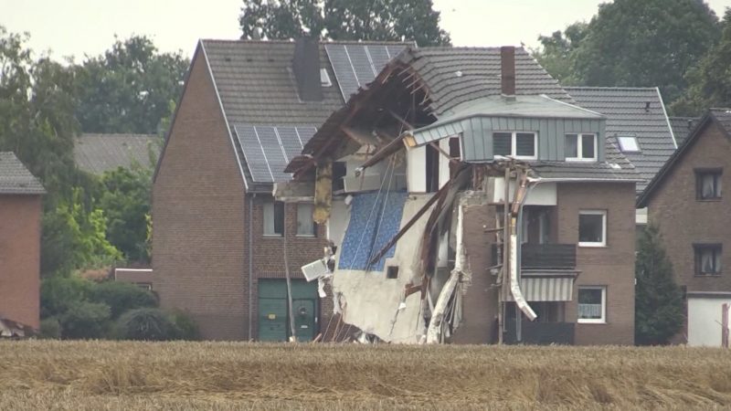 Flut 2021: Schwere Vorwürfe gegen Landesregierung (Foto: SAT.1 NRW)