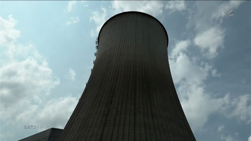 Rückbau in Frimmersdorf: Ein Gigant verschwindet (Foto: SAT.1 NRW)