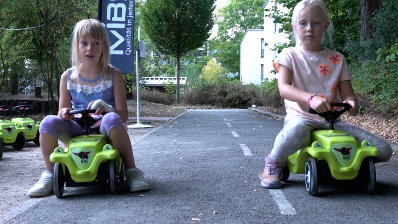 Weltrekord mit Bobbycars in Essen gestartet (Foto: SAT.1 NRW)