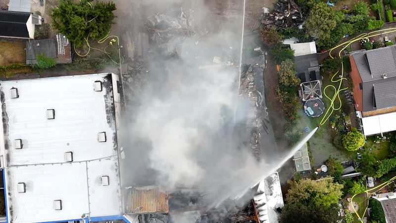 Giftiger Rauch über Monheim (Foto: SAT.1 NRW)