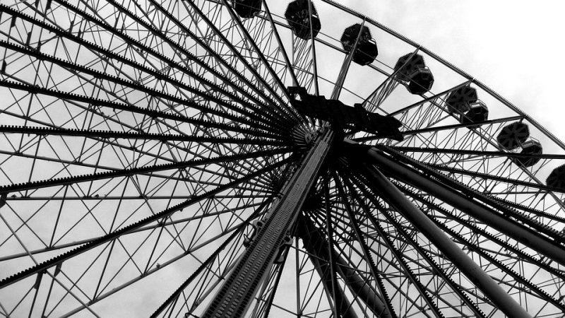 Cranger Kirmes: Klingbeil macht den Fassanstich im Festzelt (Foto: SAT.1 NRW)