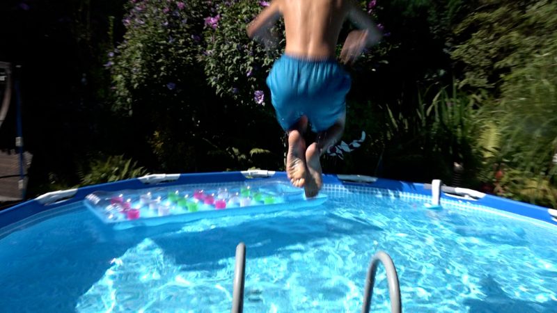 Feriendämpfer: Vonovia lässt Pools abbauen (Foto: SAT.1 NRW)