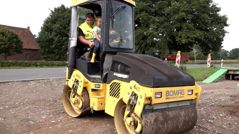 Billerbecker bauen Radweg selbst (Foto: SAT.1 NRW)