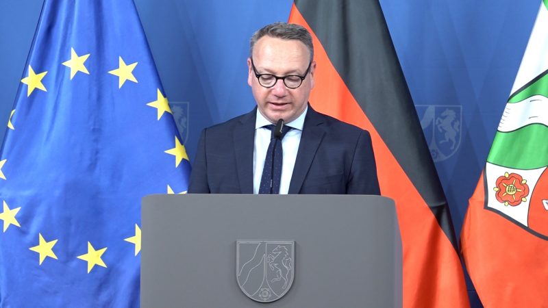 26 Straftäter nach Irak abgeschoben – Asylverfahren beschleunigt (Foto: SAT.1 NRW)