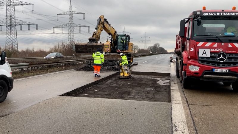 Vollsperrung auf der A59 bei Düsseldorf (Foto: SAT.1 NRW)
