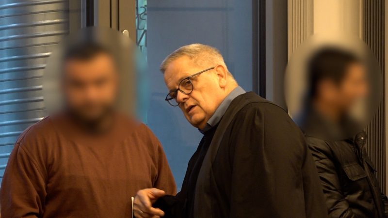 Schutzgeld-Prozess in Wuppertal: Drei Männer vor Gericht (Foto: SAT.1 NRW)