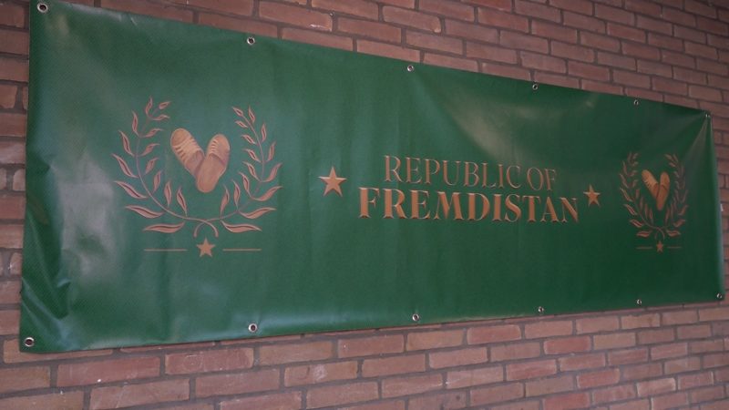 Mobiler Escape-Room zeigt Hürden für Geflüchtete (Foto: SAT.1 NRW)