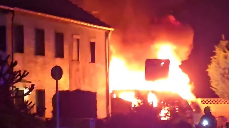 Feuerteufel versetzt Mönchengladbach in Angst (Foto: SAT.1 NRW)