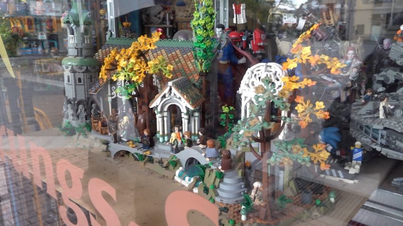 Nadel, Stoff – und jede Menge Lego! (Foto: SAT.1 NRW)
