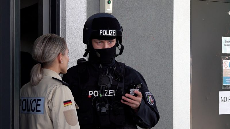 Europaweite Polizeiübung in Brühl: Gemeinsam gegen Menschenhandel (Foto: SAT.1 NRW)
