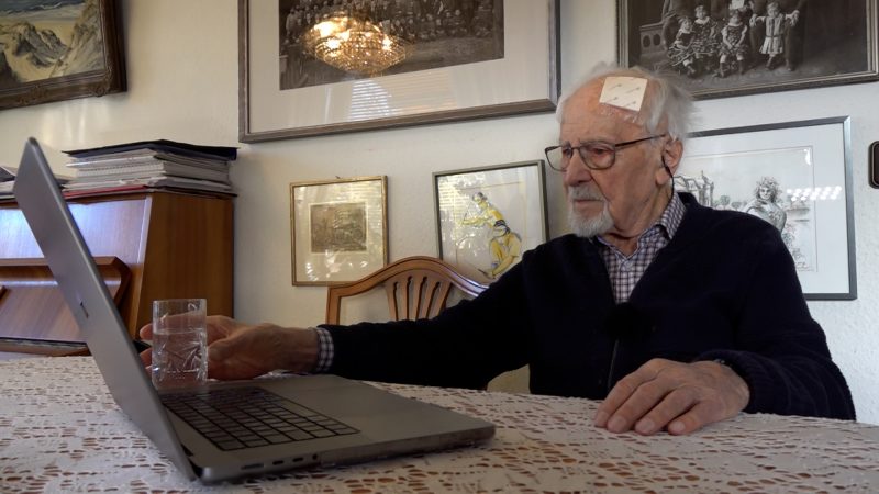 Zeitzeuge wird Internetstar: 103-Jähriger teilt auf YouTube Erinnerungen aus dem Krieg und warnt (Foto: SAT.1 NRW)