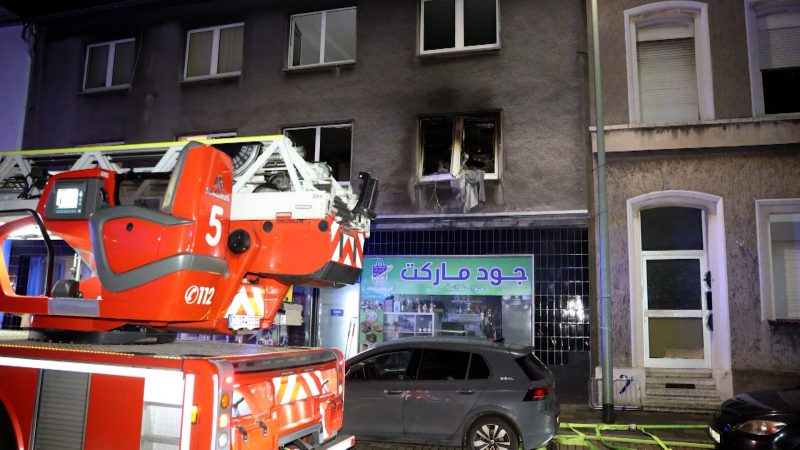 Explosion in Duisburg – Mann tot in brennender Wohnung gefunden (Foto: SAT.1 NRW)