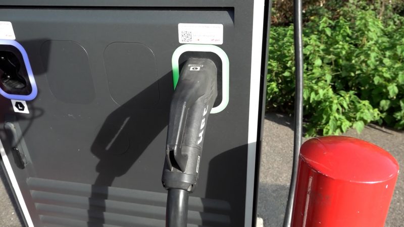 ADAC-Test: NRW hinkt bei E-Ladesäulen hinterher (Foto: SAT.1 NRW)