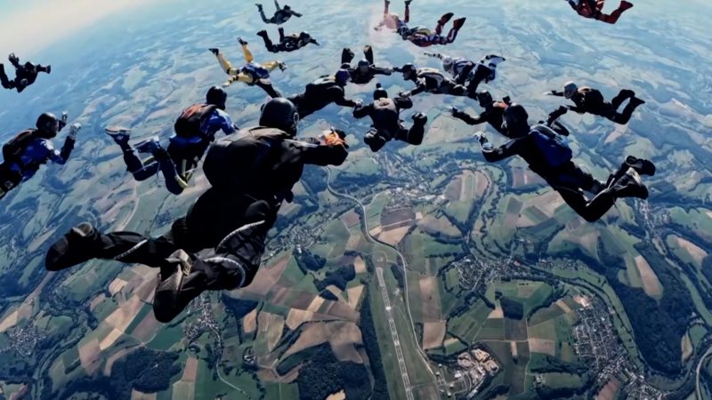 Mit 70 im freien Fall (Foto: SAT.1 NRW)