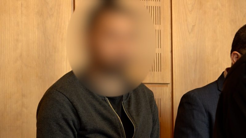 Prozessauftakt nach Messerattacke in Krefeld  (Foto: SAT.1 NRW)