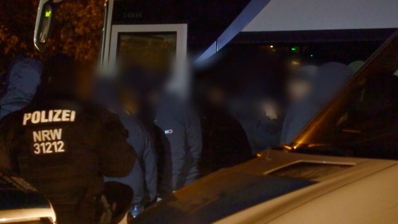 Fan-Krawalle auf der A3 (Foto: SAT.1 NRW)