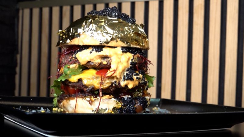 Der teuerste Burger NRWs – für 790 Euro (Foto: SAT.1 NRW)
