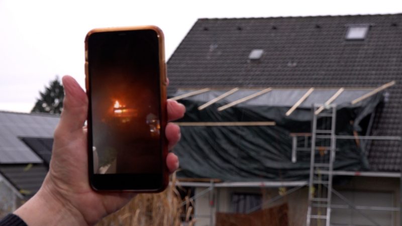 Lebensgefährlicher Einsatz – Feuerwehr rettet Seniorin aus Flammenmeer (Foto: SAT.1 NRW)