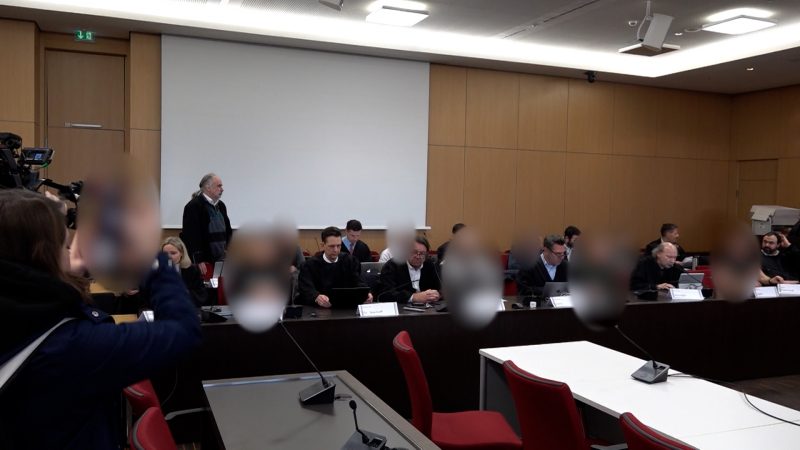 Acht Männer wegen illegaler Zigarettenfabrik vor Gericht (Foto: SAT.1 NRW)