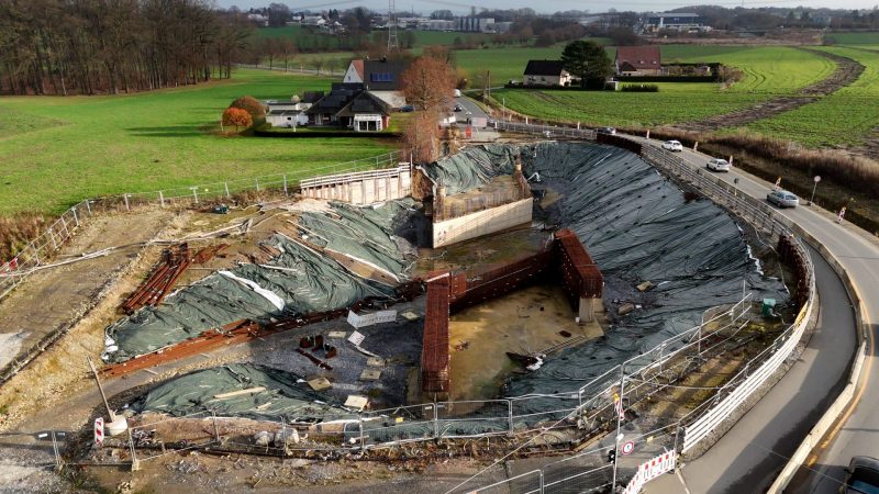 Eiffelturm oder Milser Loch?! Baustelle wird zu Internet-Hit (Foto: SAT.1 NRW)
