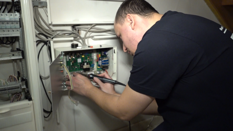 Streit um Arbeitszeit: Acht-Stunden-Tag auf dem Prüfstand (Foto: SAT.1 NRW)