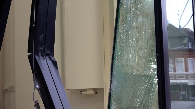 Juwelier-Überfall in Sekunden – Geschäft nach zwei Monaten verwüstet (Foto: SAT.1 NRW)