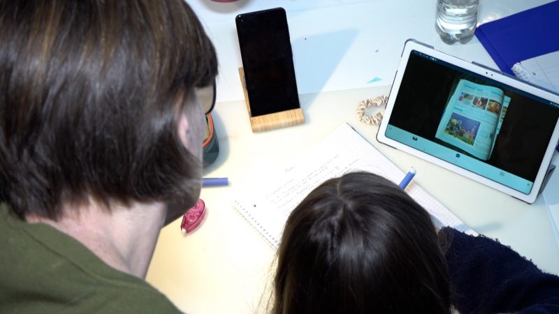 Homeoffice und Homeschooling – Familien geraten unter Druck (Foto: SAT.1 NRW)