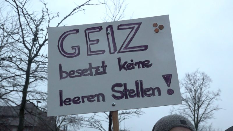 Warnstreik legt Unikliniken lahm: OPs verschoben, Notbetrieb läuft (Foto: SAT.1 NRW)