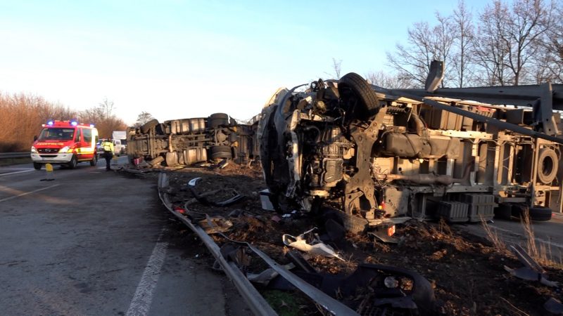 Lkw-Unfall auf der A44 bei Soest (Foto: SAT.1 NRW)