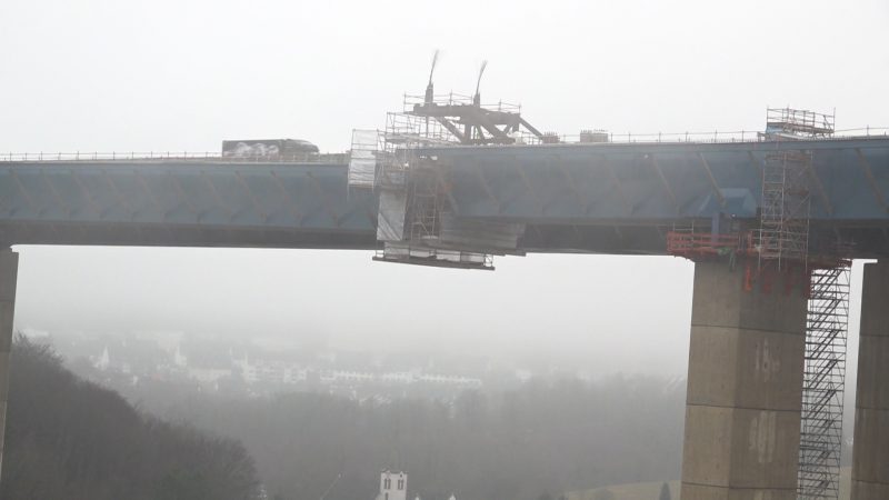 Stahlhochzeit bei der Rahmedetalbrücke – Bau schreitet voran (Foto: SAT.1 NRW)