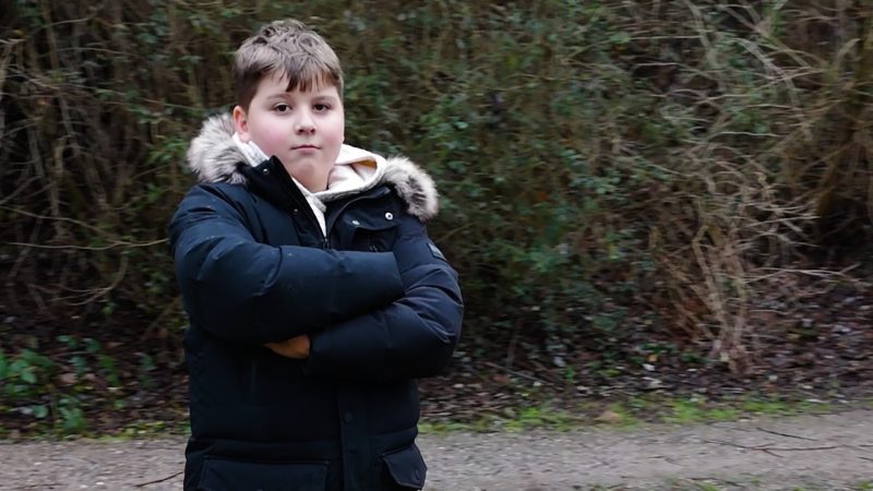 Zehnjähriger hilft Verletzter – Feuerwehr zeigt sich beeindruckt (Foto: SAT.1 NRW)