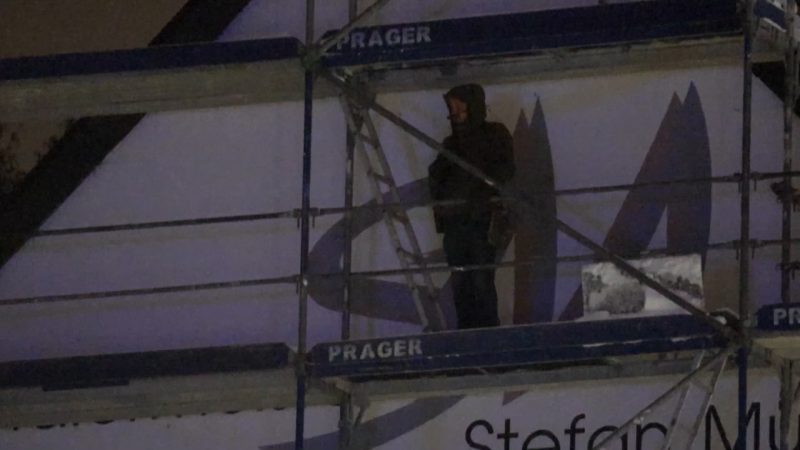 Wegen Fahrraddieb auf Dach: SEK-Einsatz dauert 22 Stunden (Foto: SAT.1 NRW)