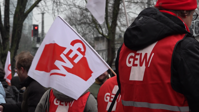 Warnstreik an Schulen: Lehrkräfte fordern mehr Geld (Foto: SAT.1 NRW)
