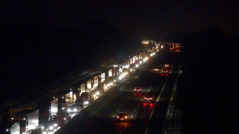 Superstau auf der A3 (Foto: SAT.1 NRW)