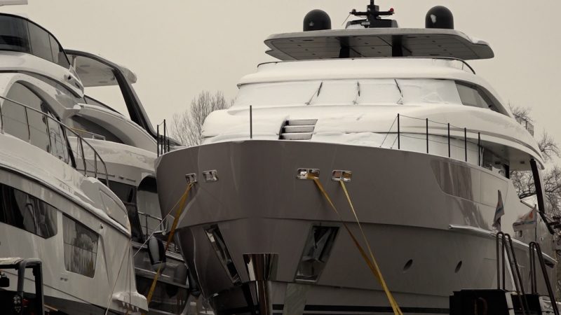 Für die Messe Boot: Superyachten in Düsseldorf angekommen (Foto: SAT.1 NRW)