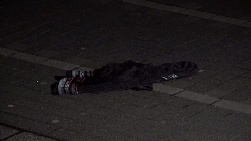 Angriff nach Streit: Tatverdächtiger weiter flüchtig (Foto: SAT.1 NRW)