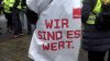 Tausende demonstrieren in Düsseldorf für mehr Geld (Foto: SAT.1 NRW)